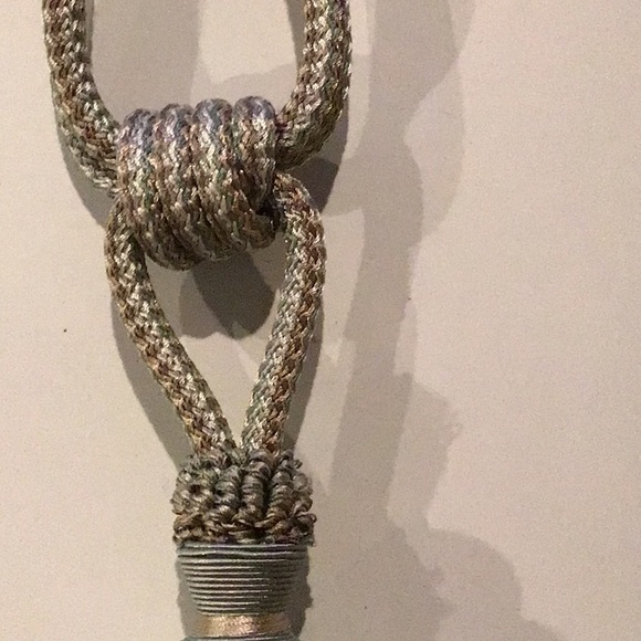 Fancy Curtain Tieback. - Picture 2 of 4